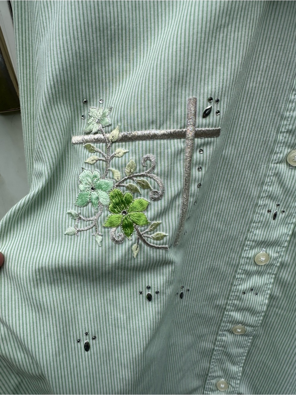 MiLi Designs? Woman's S Green Stripe Floral Appliqué Button Up Long Sleeve Shirt - Picture 4 of 9